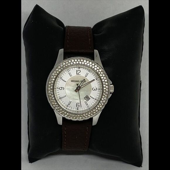 Michael Kors MK5401 Women's Brown Leather Analog White Dial Quartz Watch XX948 - Picture 1 of 12